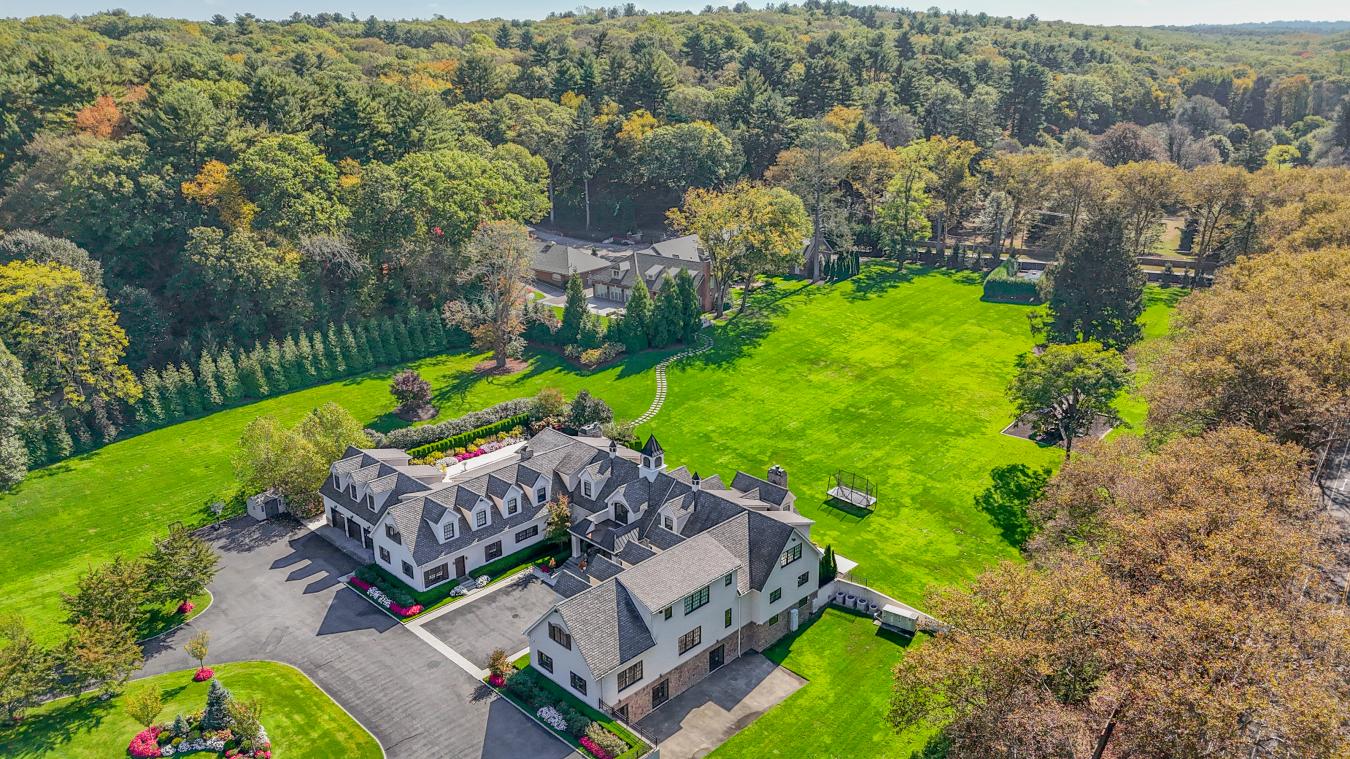 Oyster Bay, Nassau, 11771, United States, 9 Bedrooms Bedrooms, ,6 BathroomsBathrooms,Residential,For Sale,2001280