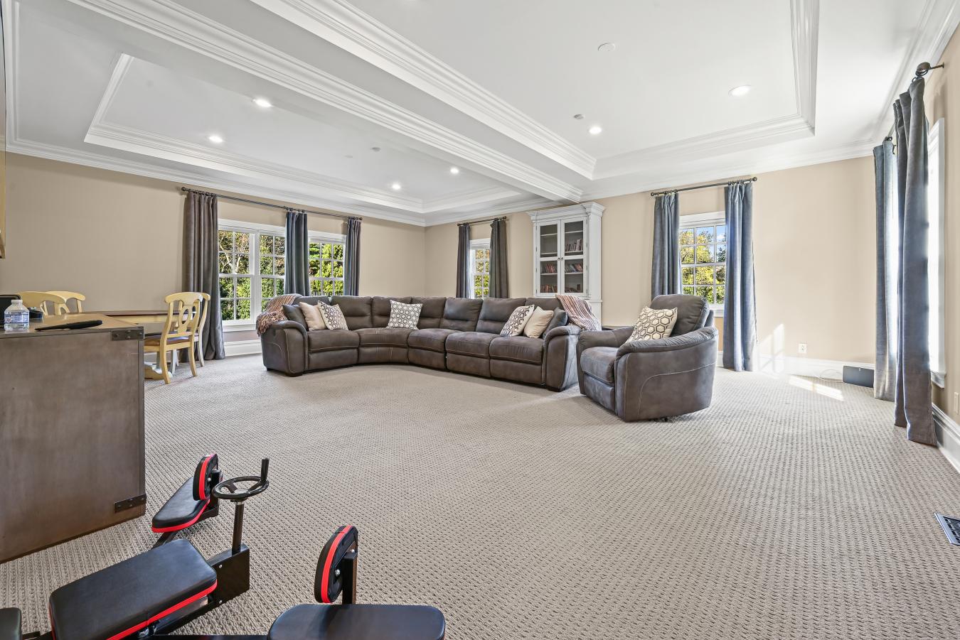 Oyster Bay, Nassau, 11771, United States, 9 Bedrooms Bedrooms, ,6 BathroomsBathrooms,Residential,For Sale,2001280