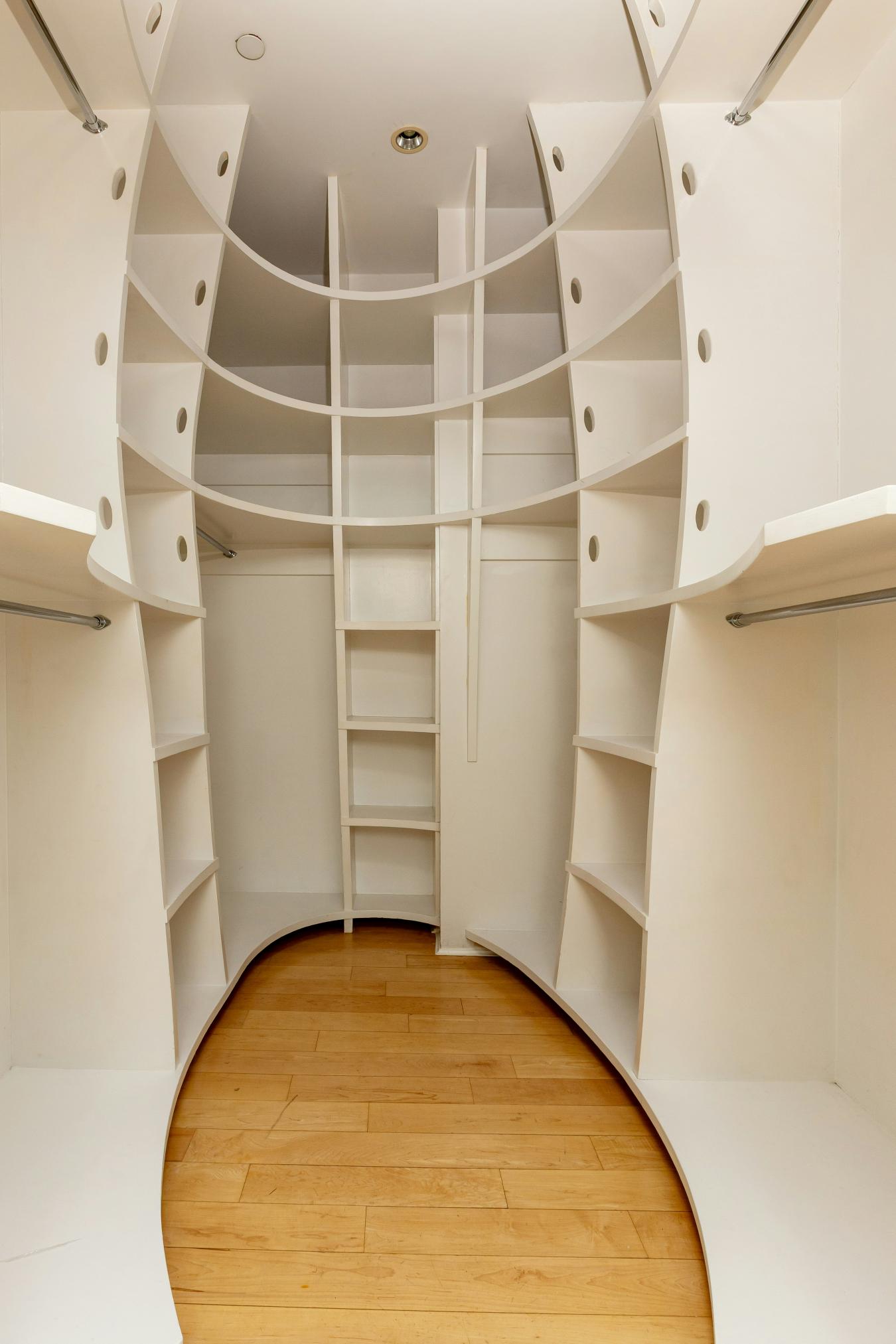 Soho, New York, 10012, United States, 2 Bedrooms Bedrooms, ,2 BathroomsBathrooms,Residential,For Sale,2001275