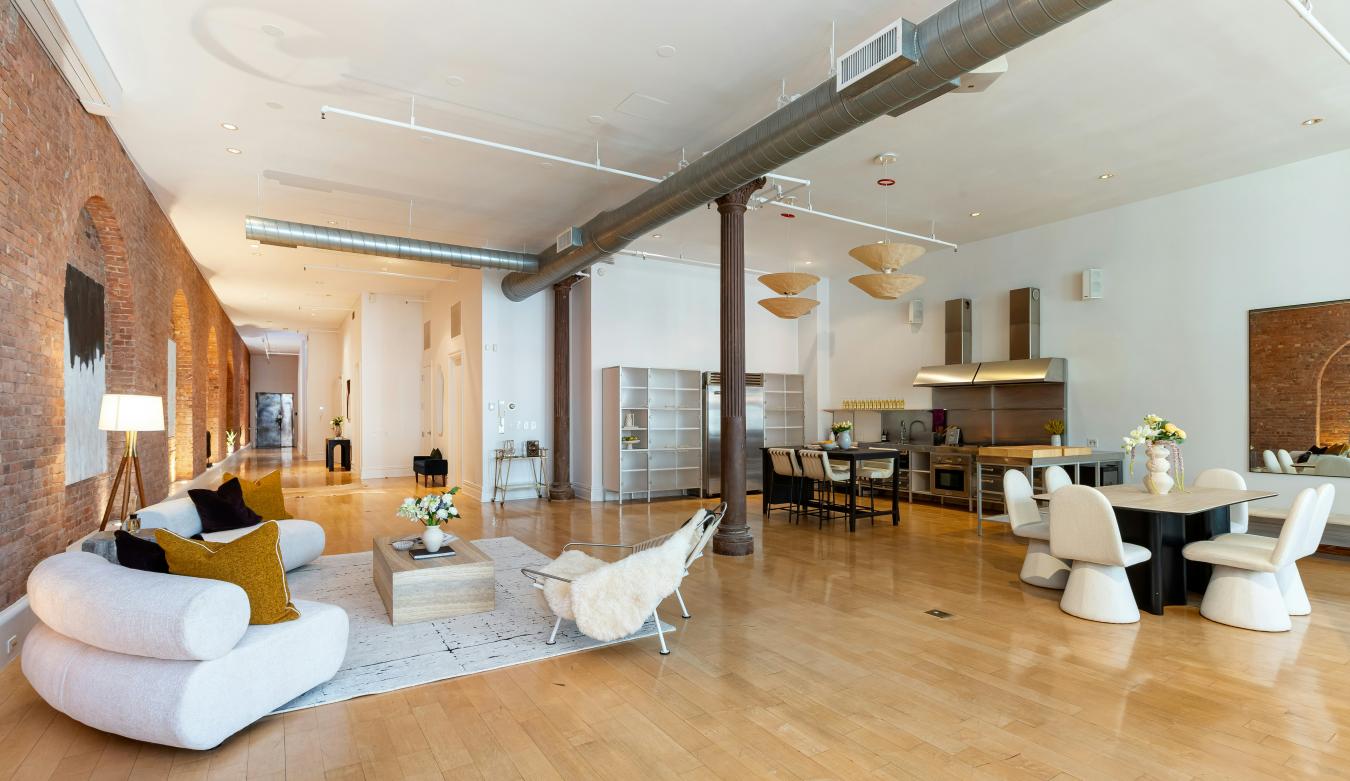 Soho, New York, 10012, United States, 2 Bedrooms Bedrooms, ,2 BathroomsBathrooms,Residential,For Sale,2001275