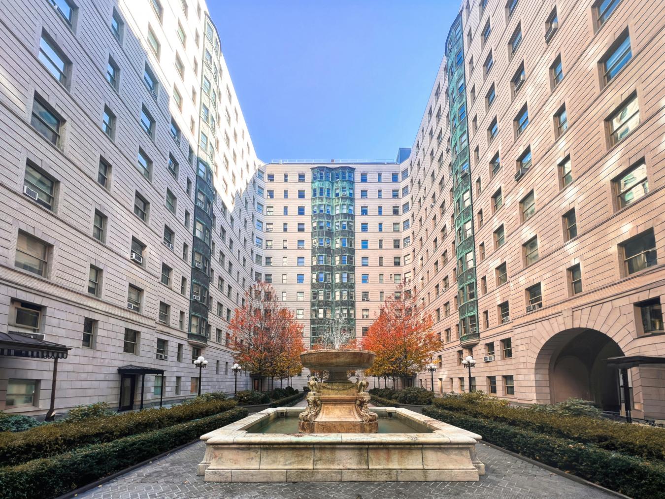 New York, New York, 10024, United States, 3 Bedrooms Bedrooms, ,3 BathroomsBathrooms,Residential,For Sale,2001271