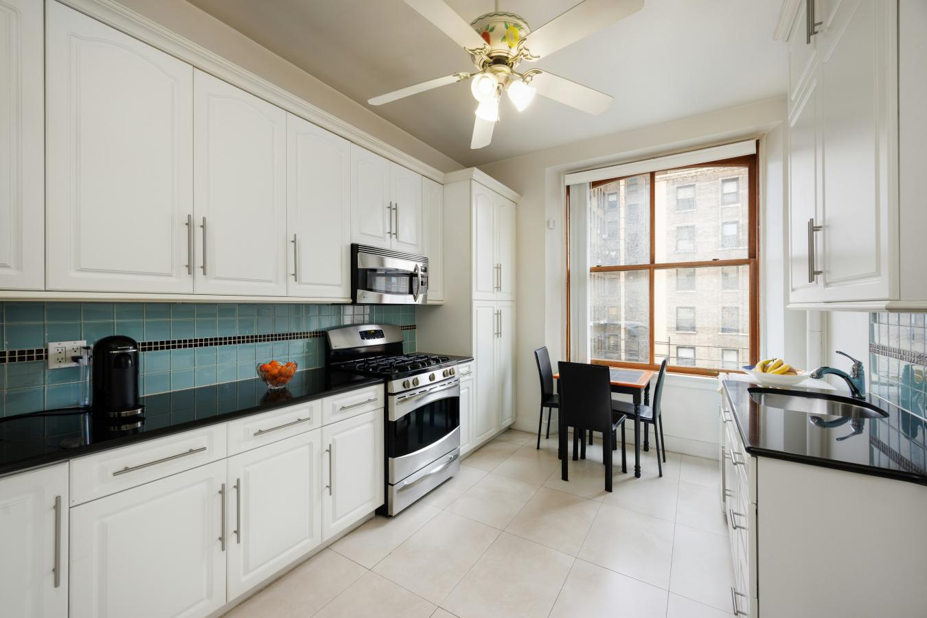 New York, New York, 10024, United States, 3 Bedrooms Bedrooms, ,3 BathroomsBathrooms,Residential,For Sale,2001271