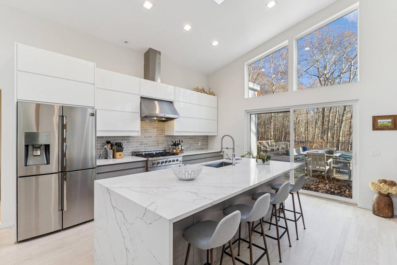 East Hampton, New York, 11937, United States, 4 Bedrooms Bedrooms, ,4 BathroomsBathrooms,Residential,For Sale,2001268