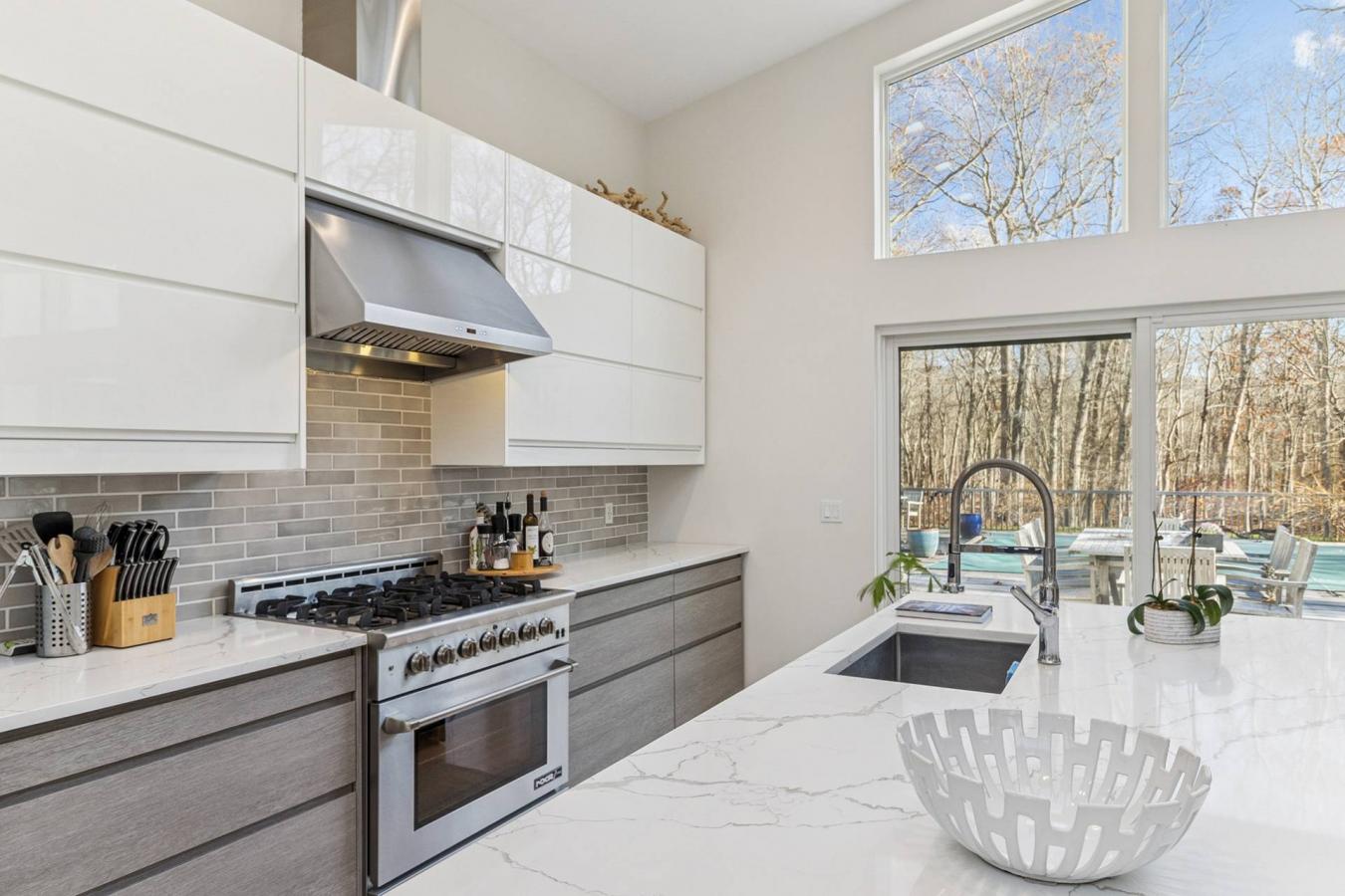 East Hampton, New York, 11937, United States, 4 Bedrooms Bedrooms, ,4 BathroomsBathrooms,Residential,For Sale,2001268