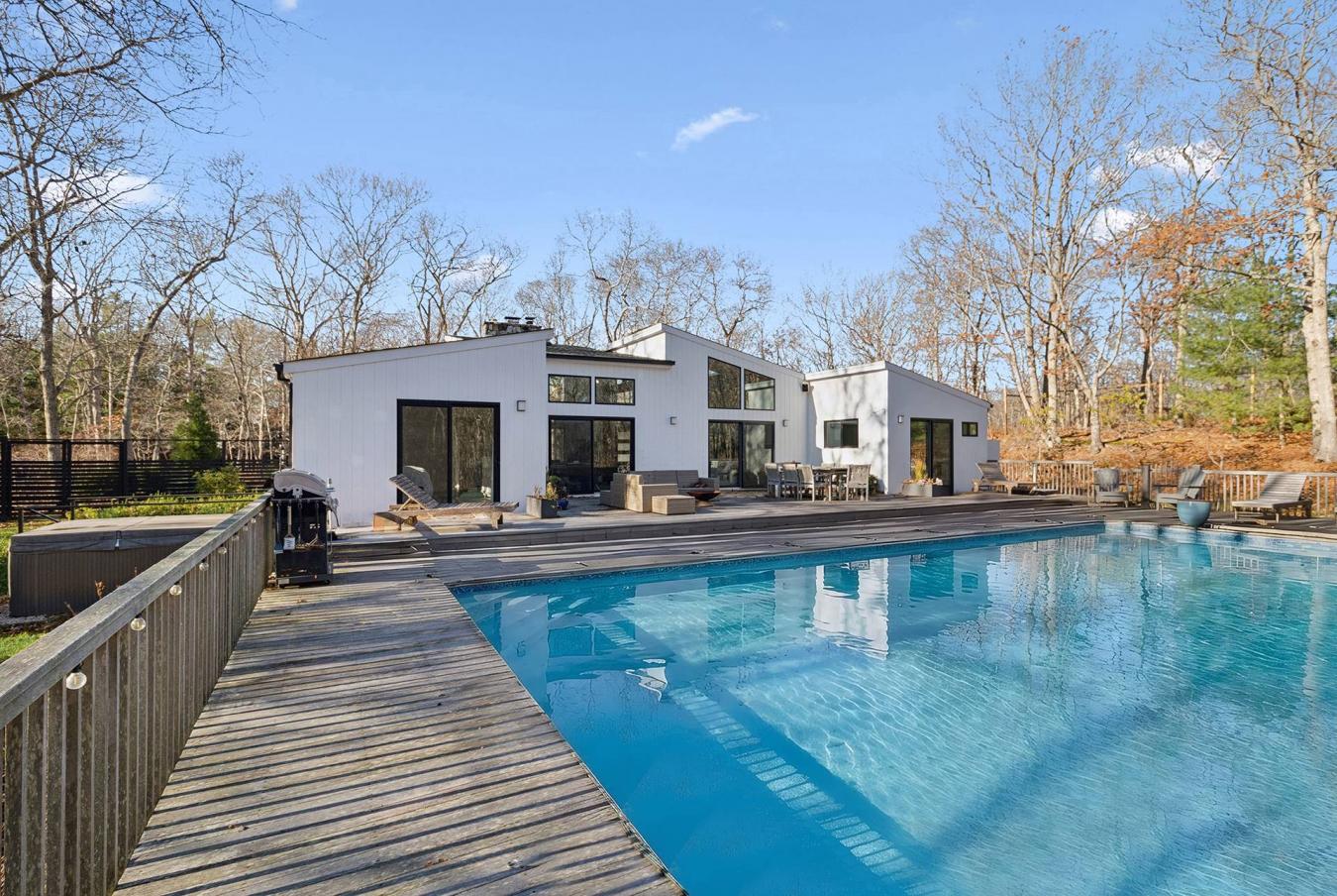 East Hampton, New York, 11937, United States, 4 Bedrooms Bedrooms, ,4 BathroomsBathrooms,Residential,For Sale,2001268