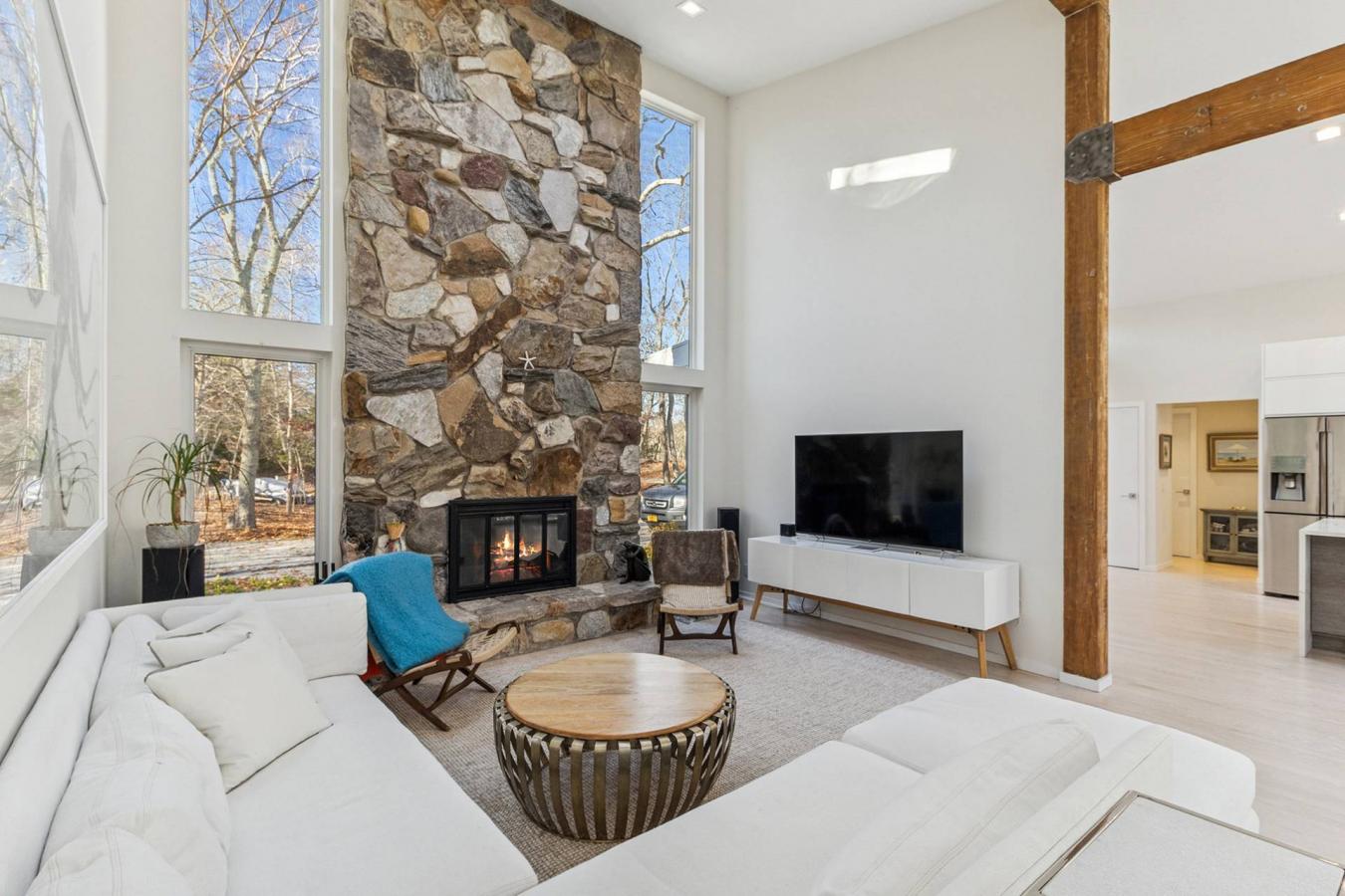 East Hampton, New York, 11937, United States, 4 Bedrooms Bedrooms, ,4 BathroomsBathrooms,Residential,For Sale,2001268