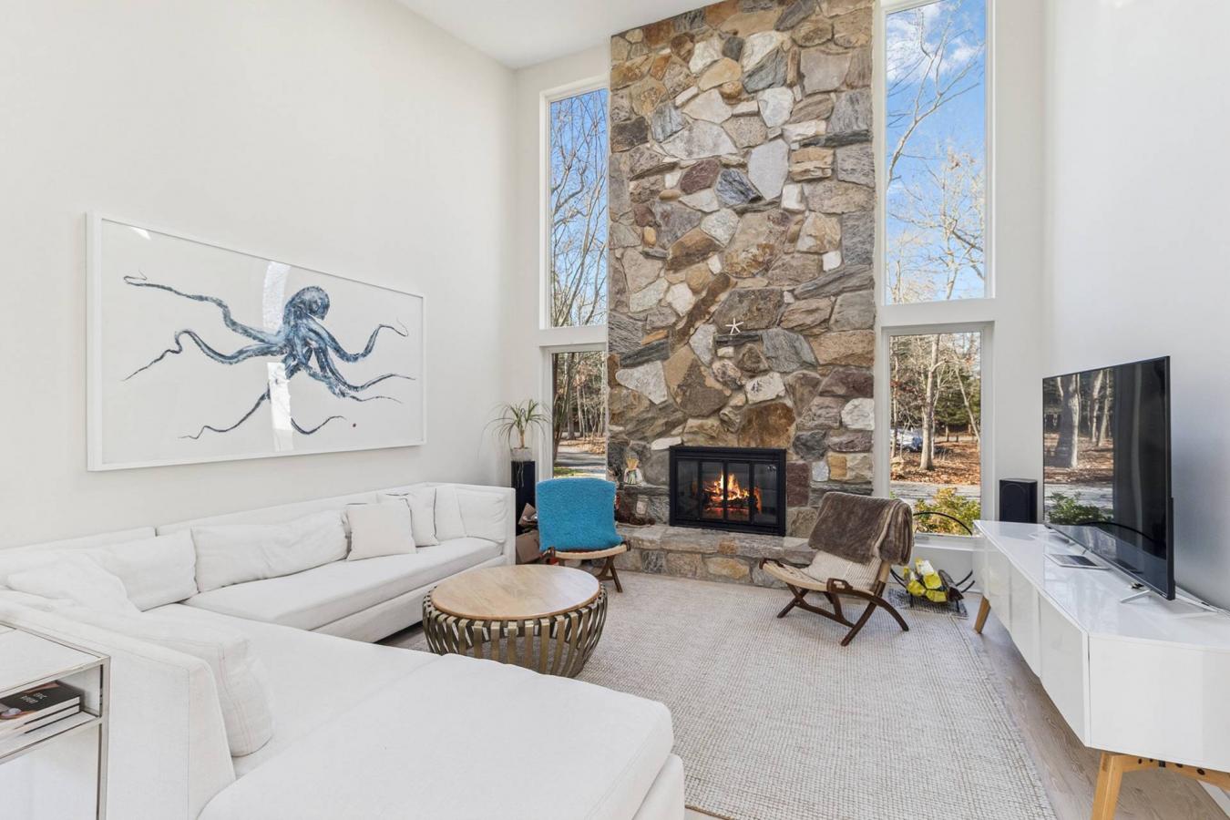 East Hampton, New York, 11937, United States, 4 Bedrooms Bedrooms, ,4 BathroomsBathrooms,Residential,For Sale,2001268