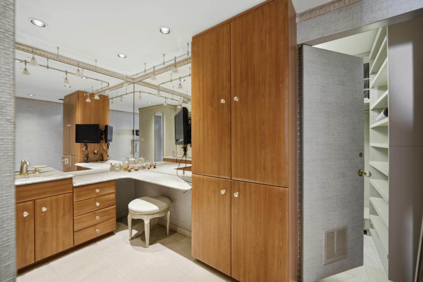 New York, New York, 10022, United States, 3 Bedrooms Bedrooms, ,4 BathroomsBathrooms,Residential,For Sale,2001266
