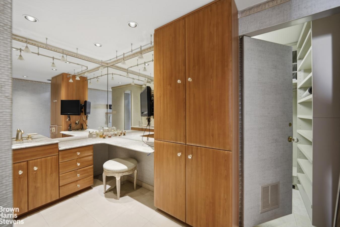 New York, New York, 10022, United States, 3 Bedrooms Bedrooms, ,4 BathroomsBathrooms,Residential,For Sale,2001266