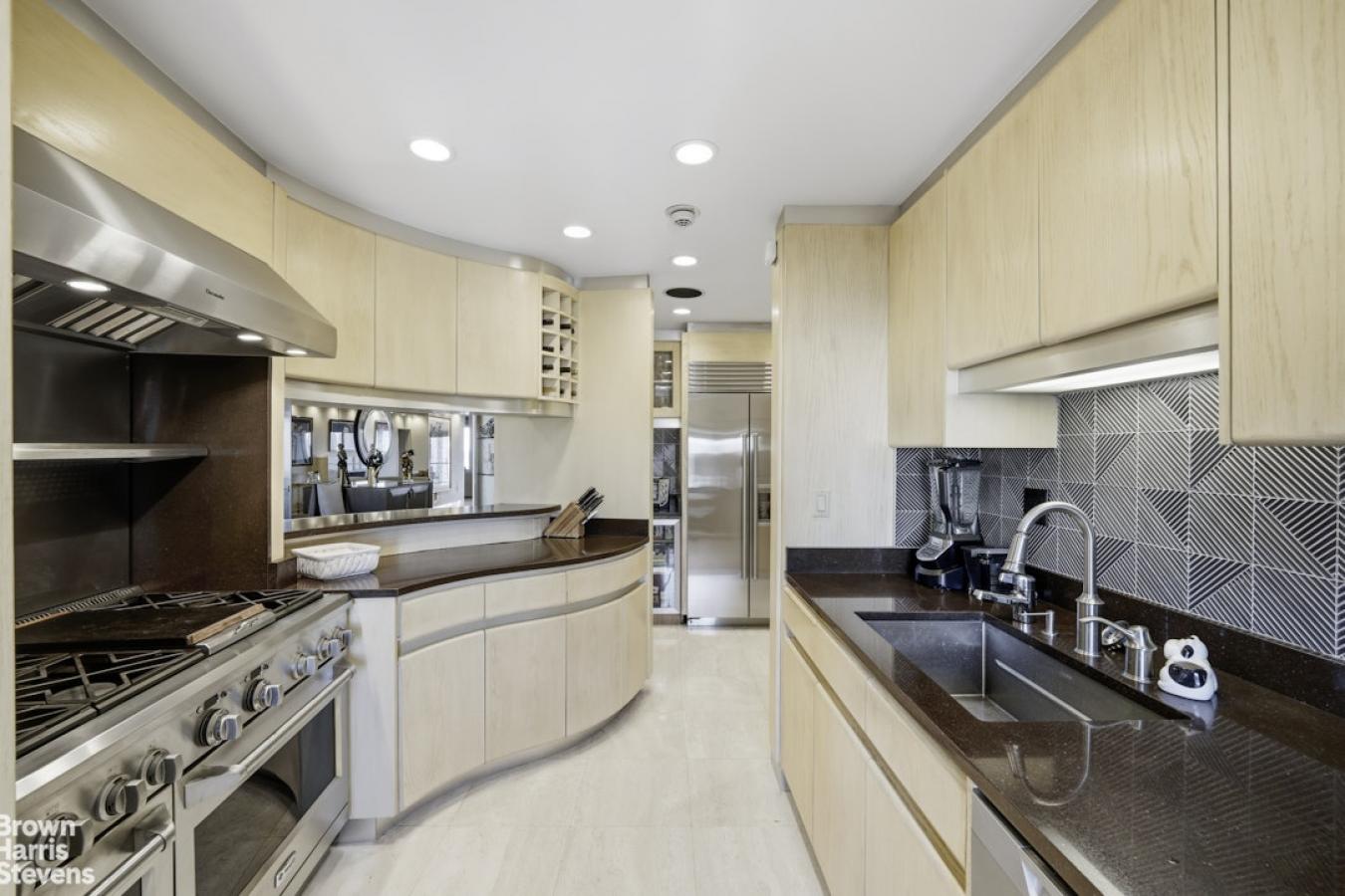 New York, New York, 10022, United States, 3 Bedrooms Bedrooms, ,4 BathroomsBathrooms,Residential,For Sale,2001266