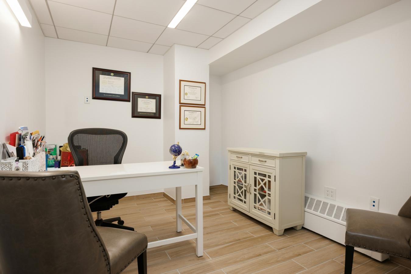 Gramercy Park, New York, 10010, United States, 2 Bedrooms Bedrooms, ,2 BathroomsBathrooms,Residential,For Sale,2001260