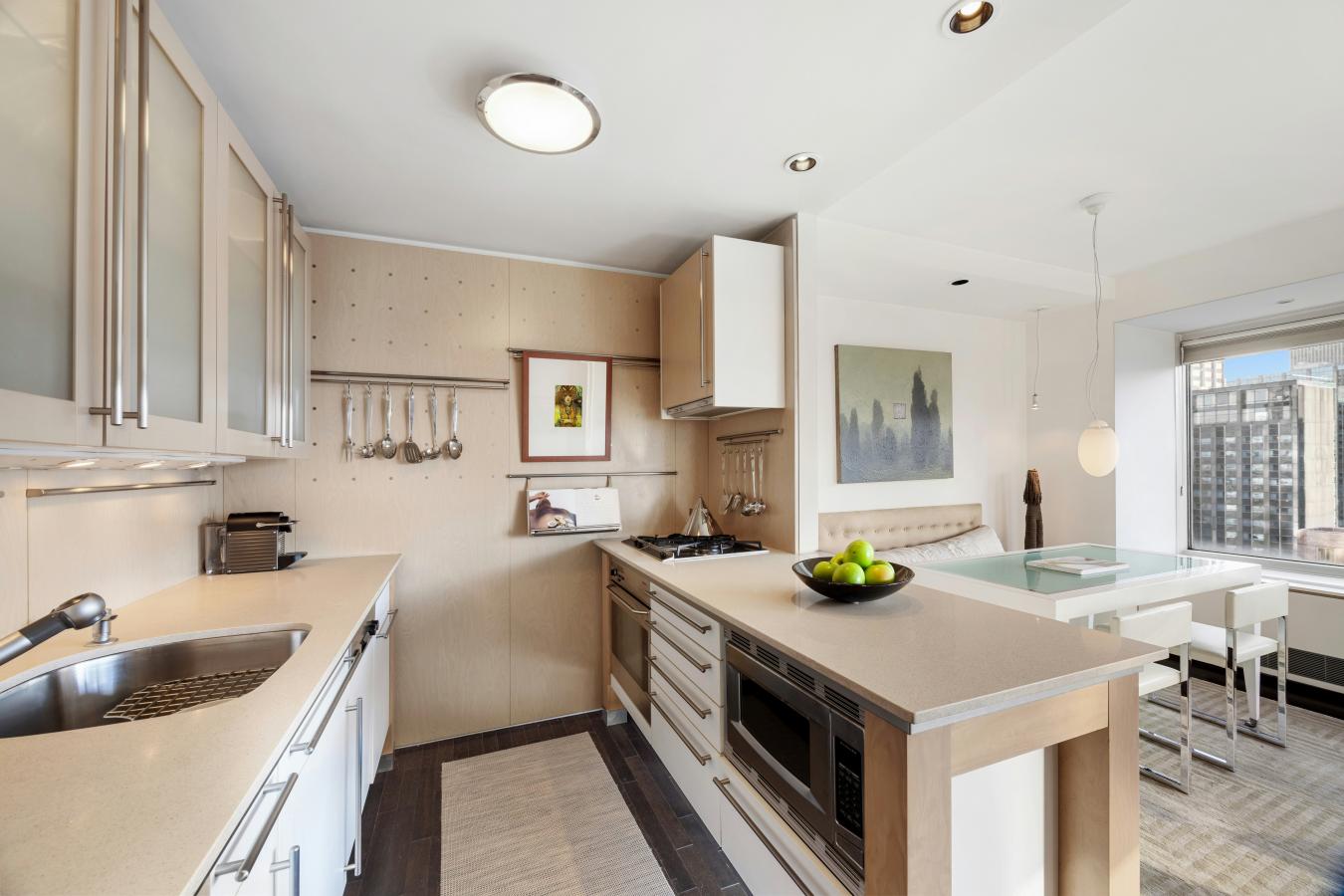 New York, New York, 10019, United States, 2 Bedrooms Bedrooms, ,2 BathroomsBathrooms,Residential,For Sale,2001258