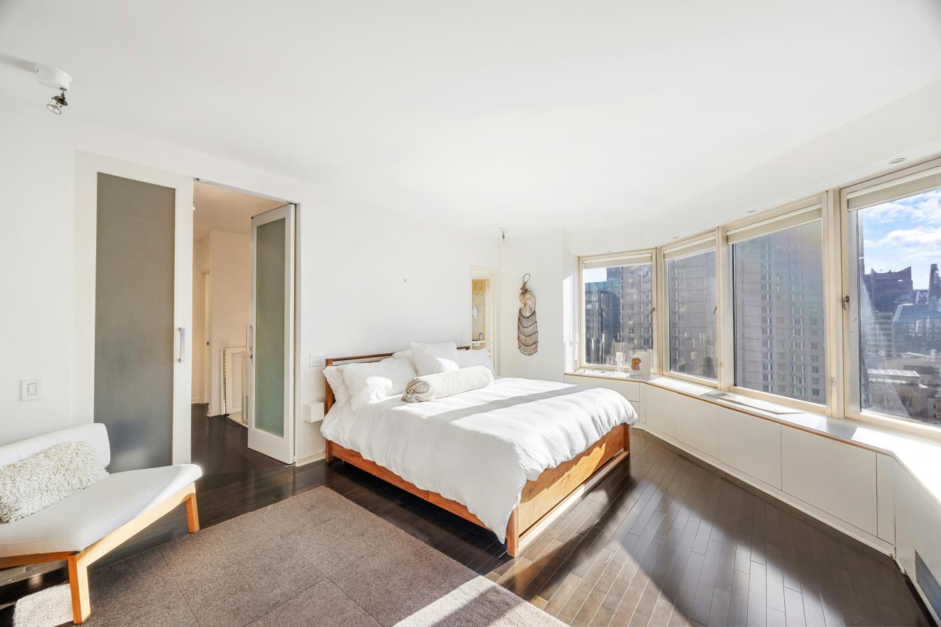 New York, New York, 10019, United States, 2 Bedrooms Bedrooms, ,2 BathroomsBathrooms,Residential,For Sale,2001258