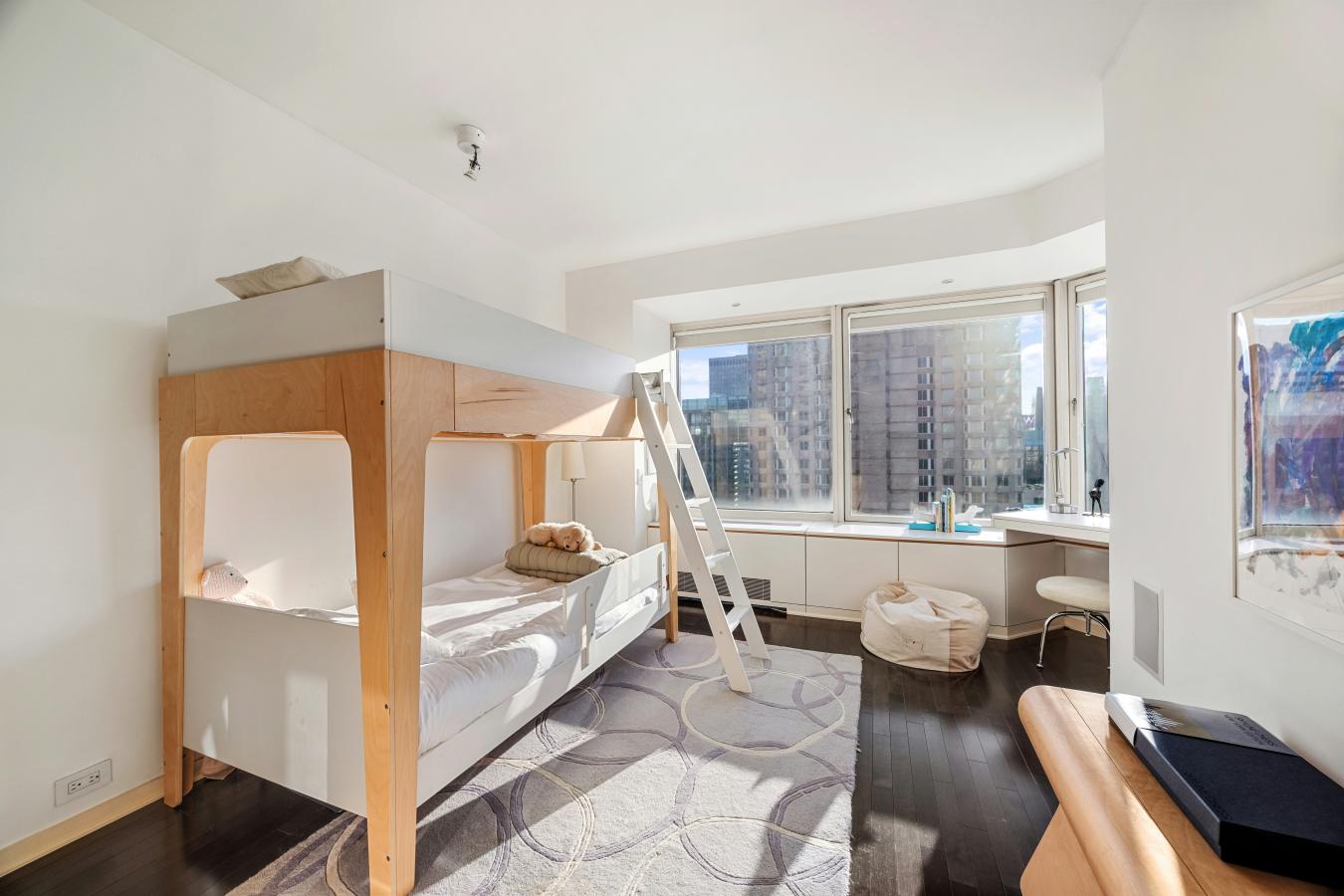 New York, New York, 10019, United States, 2 Bedrooms Bedrooms, ,2 BathroomsBathrooms,Residential,For Sale,2001258