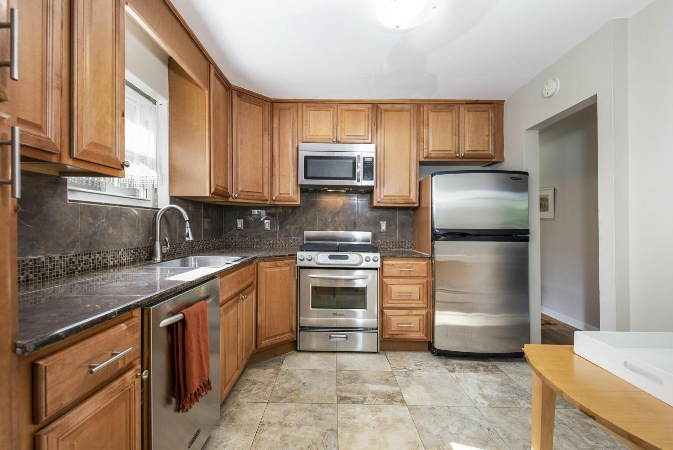 North Riverdale, New York, 10471, United States, 7 Bedrooms Bedrooms, ,4 BathroomsBathrooms,Residential,For Sale,2001257