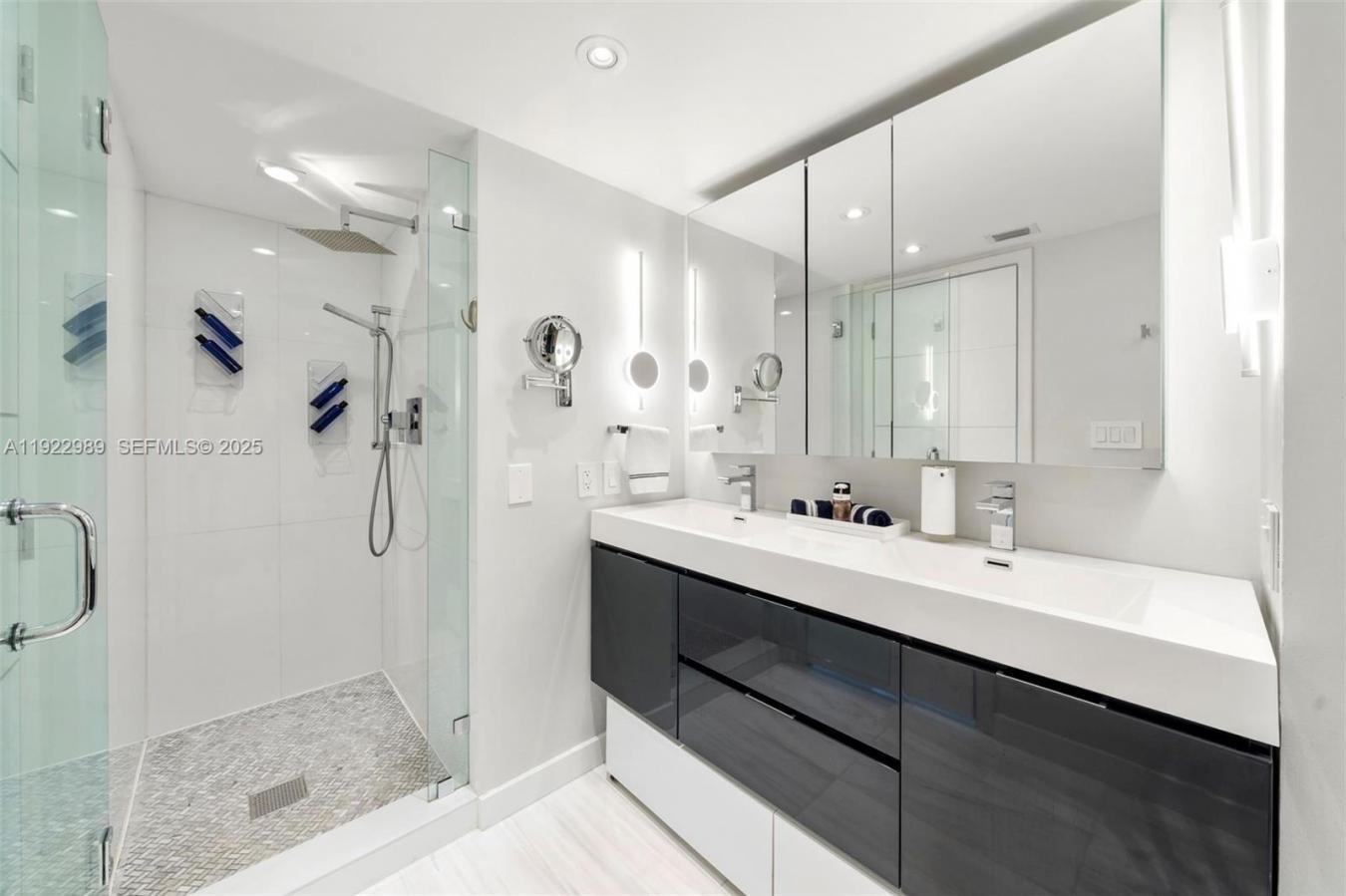 Miami Beach, Florida, 33139, United States, 2 Bedrooms Bedrooms, ,2 BathroomsBathrooms,Residential,For Sale,2001596