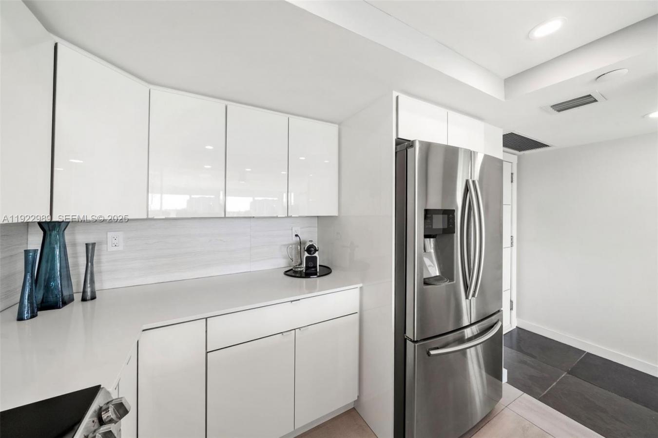 Miami Beach, Florida, 33139, United States, 2 Bedrooms Bedrooms, ,2 BathroomsBathrooms,Residential,For Sale,2001596