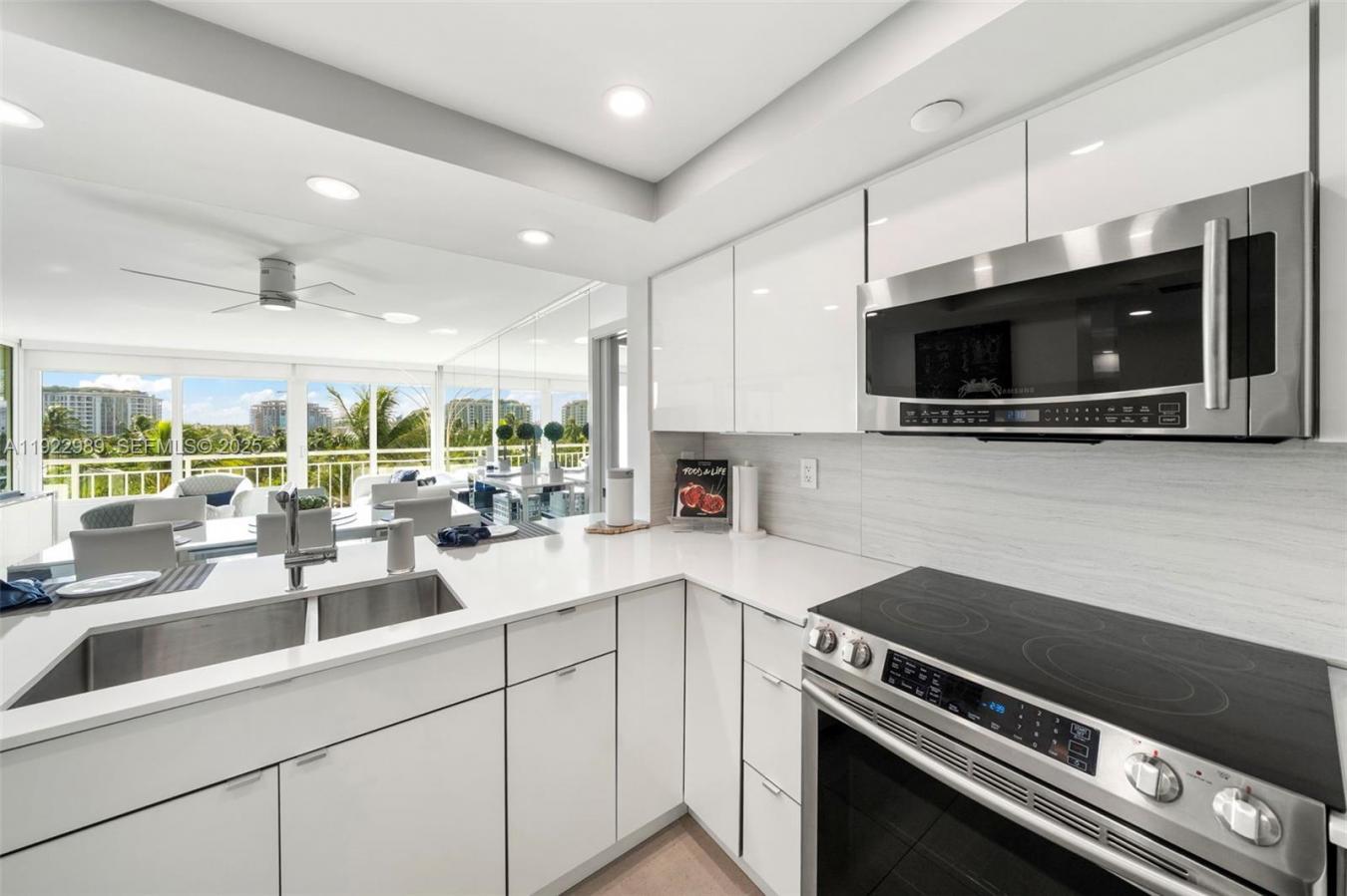 Miami Beach, Florida, 33139, United States, 2 Bedrooms Bedrooms, ,2 BathroomsBathrooms,Residential,For Sale,2001596