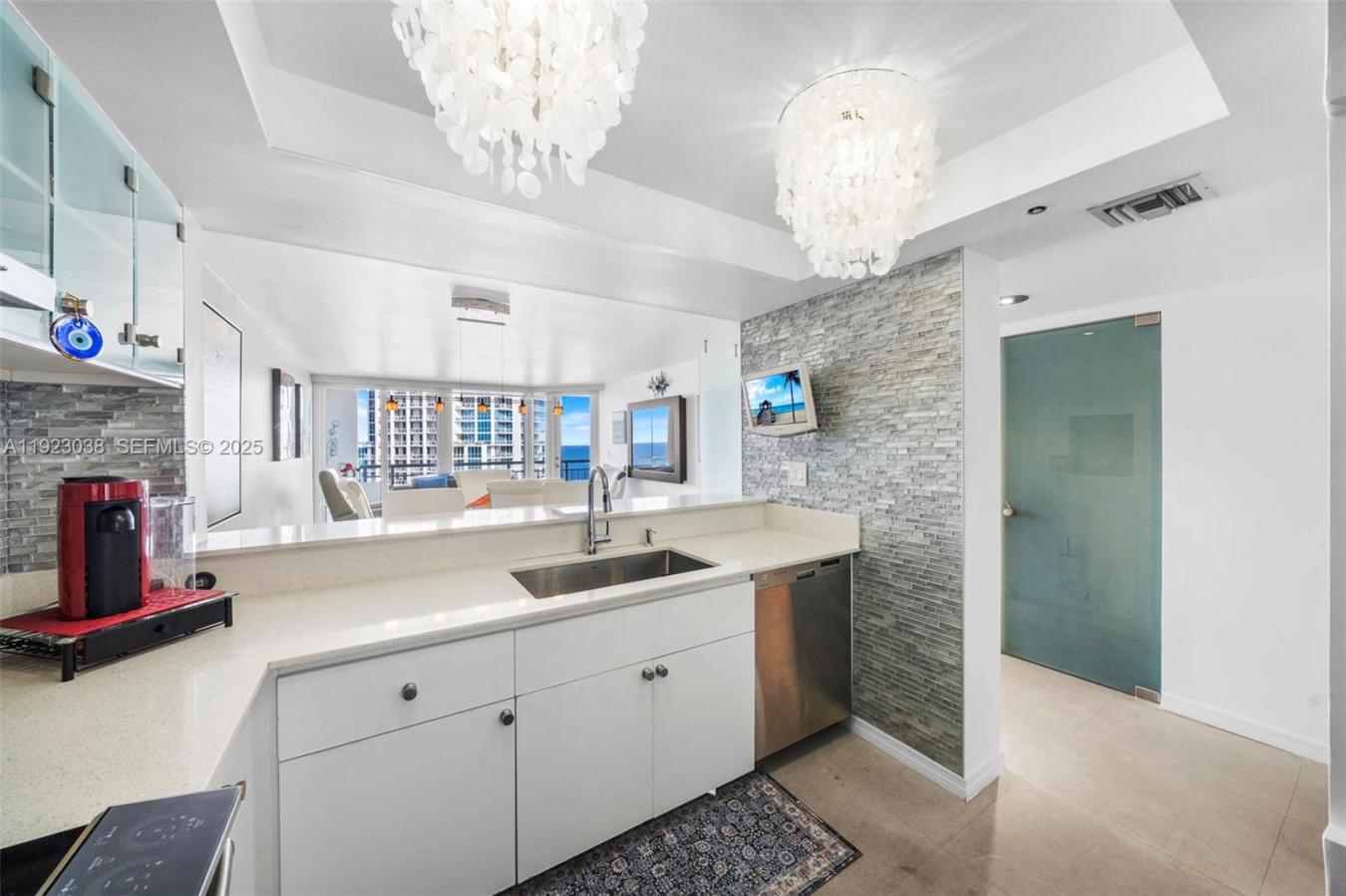 Miami Beach, Florida, 33139, United States, 1 Bedroom Bedrooms, ,1 BathroomBathrooms,Residential,For Sale,2001595