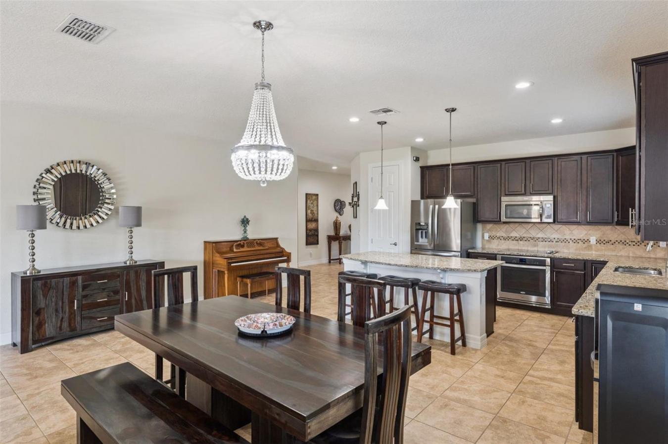 Discover the perfect blend of comfort, privacy, and resort-style livin – image 20