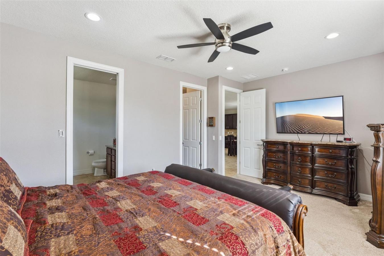 Discover the perfect blend of comfort, privacy, and resort-style livin – image 5