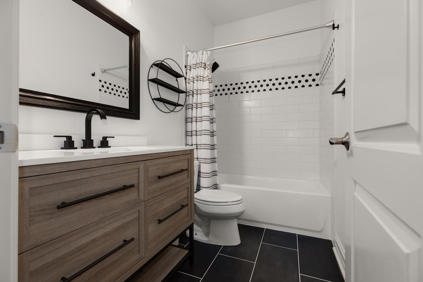 Town and Country, Missouri, 63131, United States, 5 Bedrooms Bedrooms, ,5 BathroomsBathrooms,Residential,For Sale,2001594