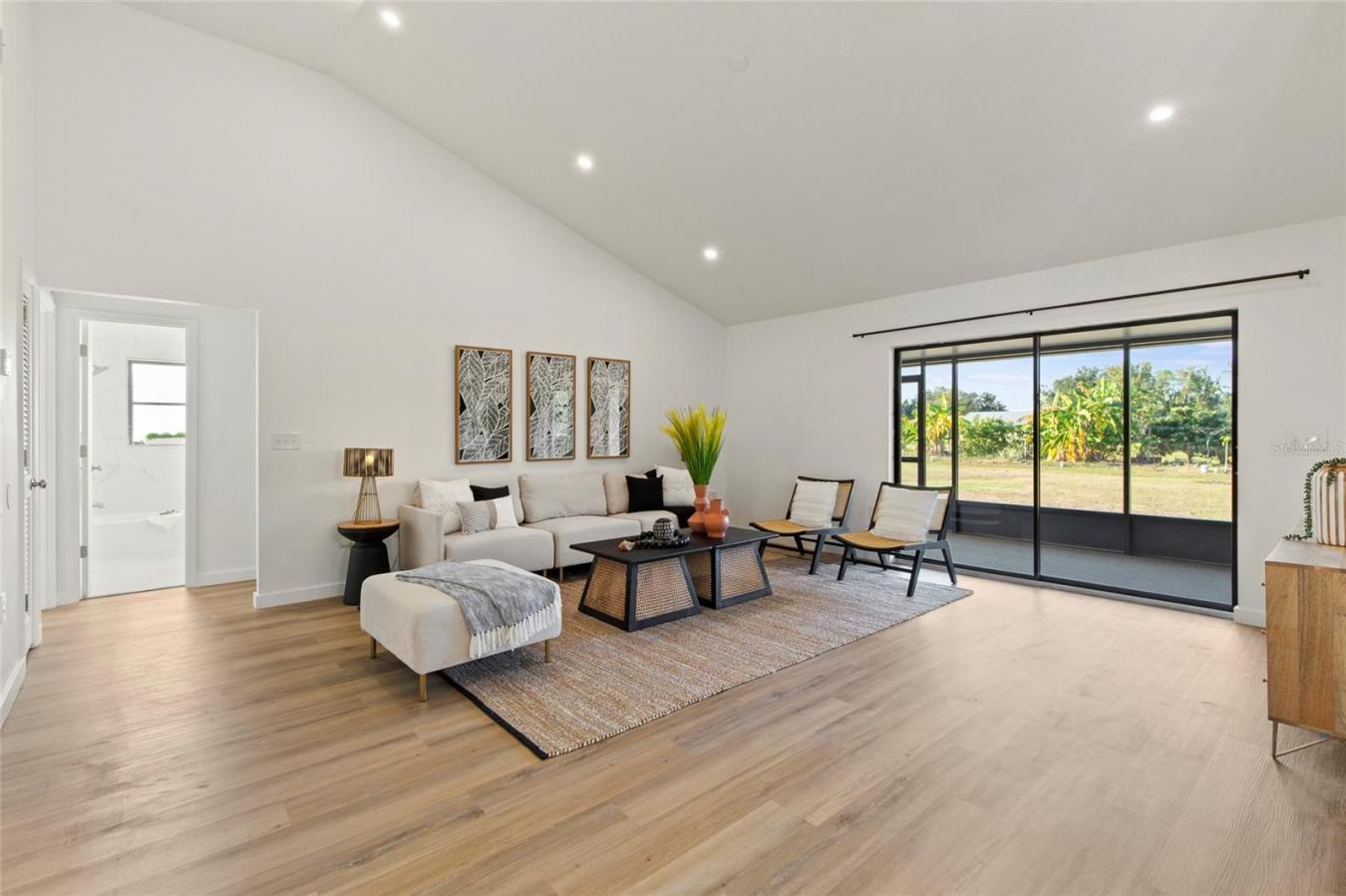 SARASOTA, Sarasota, 34240, United States, 4 Bedrooms Bedrooms, ,3 BathroomsBathrooms,Residential,For Sale,2001593