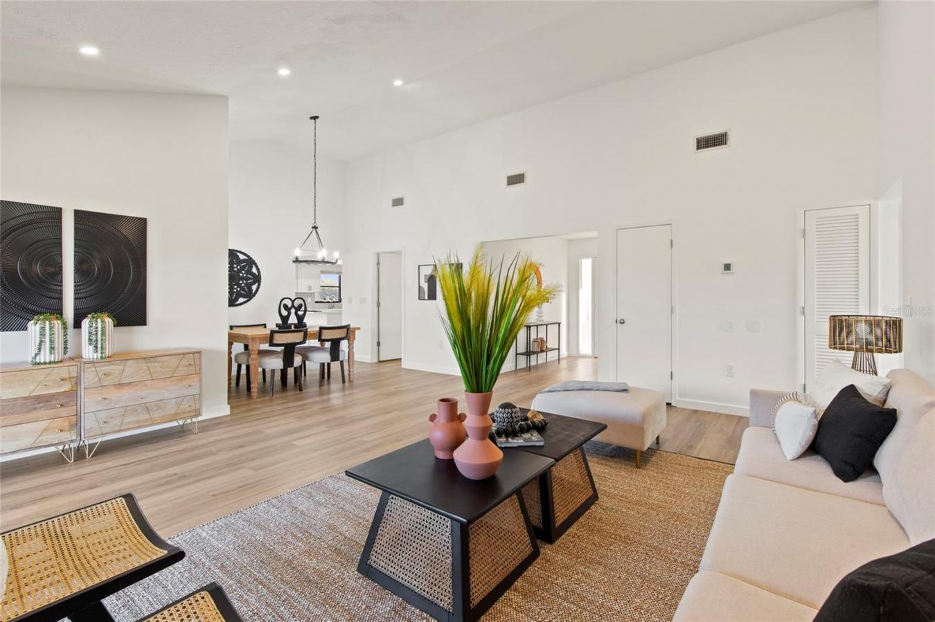 SARASOTA, Sarasota, 34240, United States, 4 Bedrooms Bedrooms, ,3 BathroomsBathrooms,Residential,For Sale,2001593