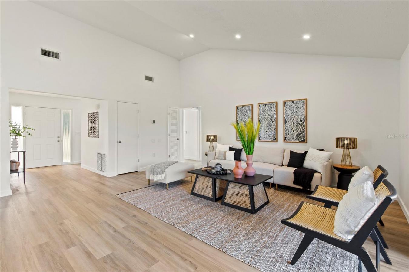 SARASOTA, Sarasota, 34240, United States, 4 Bedrooms Bedrooms, ,3 BathroomsBathrooms,Residential,For Sale,2001593