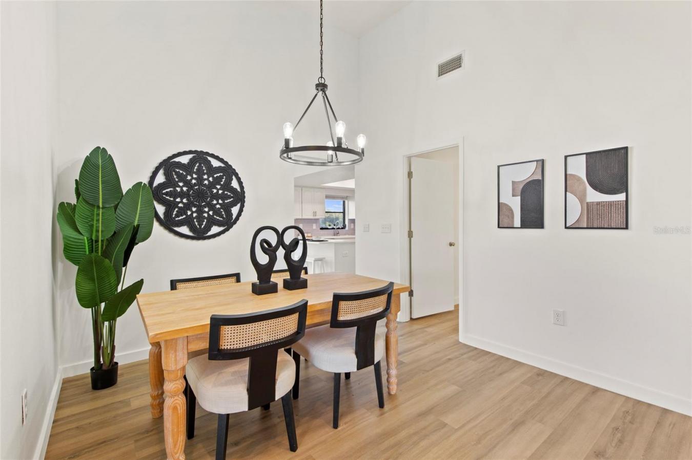 SARASOTA, Sarasota, 34240, United States, 4 Bedrooms Bedrooms, ,3 BathroomsBathrooms,Residential,For Sale,2001593