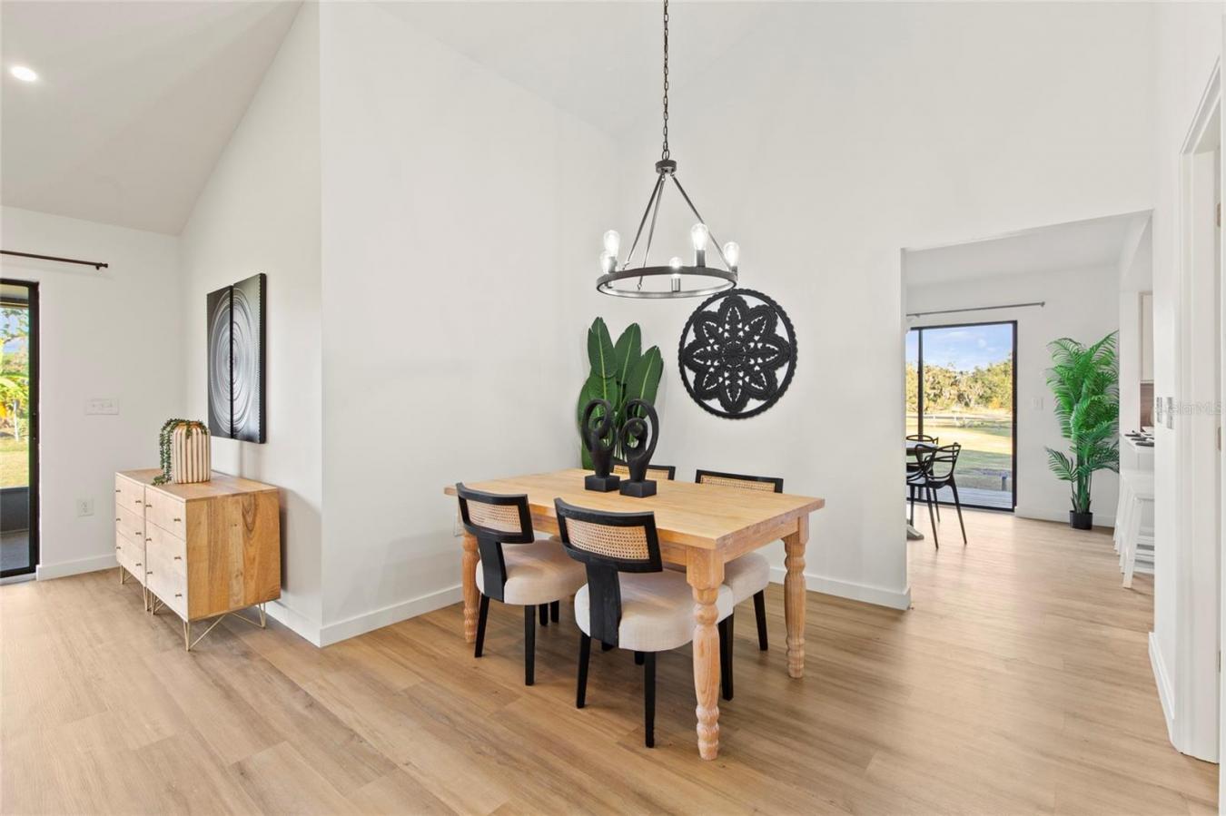 SARASOTA, Sarasota, 34240, United States, 4 Bedrooms Bedrooms, ,3 BathroomsBathrooms,Residential,For Sale,2001593