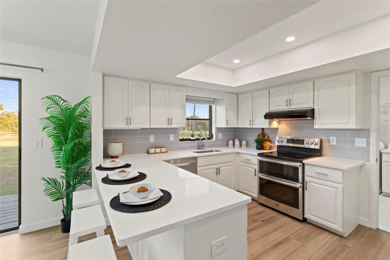 SARASOTA, Sarasota, 34240, United States, 4 Bedrooms Bedrooms, ,3 BathroomsBathrooms,Residential,For Sale,2001593