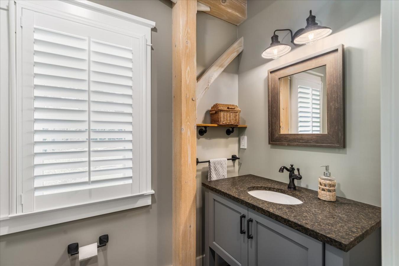 Weare, Merrimack, 03281, United States, 4 Bedrooms Bedrooms, ,4 BathroomsBathrooms,Residential,For Sale,2001592