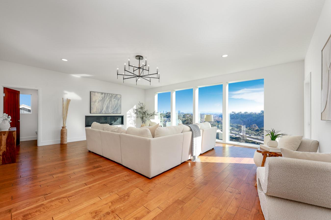 La Jolla, California, 92037, United States, 6 Bedrooms Bedrooms, ,6 BathroomsBathrooms,Residential,For Sale,2001589