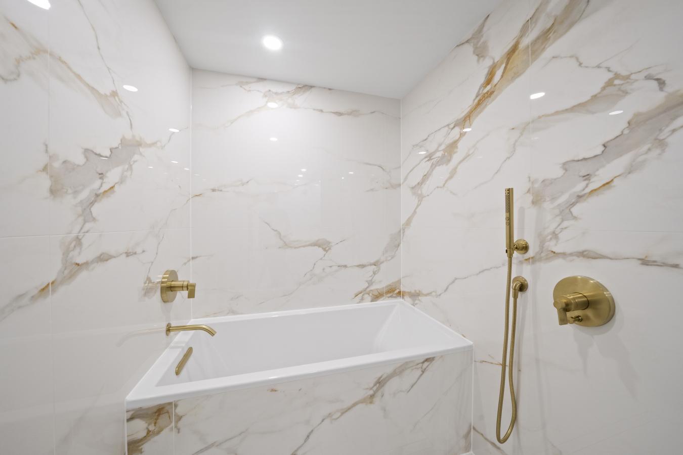 VANCOUVER, CANADA, V6E 0E5, Canada, 2 Bedrooms Bedrooms, ,Residential,For Sale,2001588