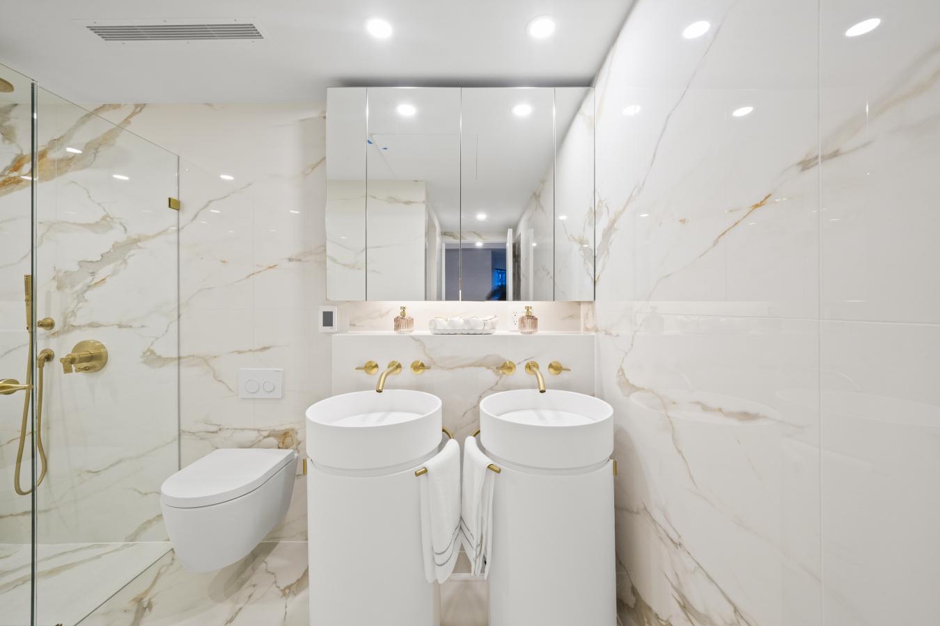 VANCOUVER, CANADA, V6E 0E5, Canada, 2 Bedrooms Bedrooms, ,Residential,For Sale,2001588