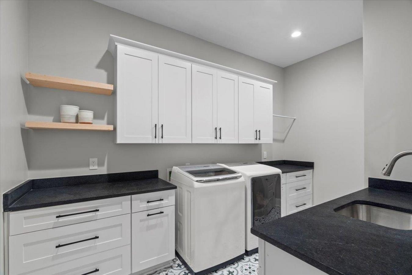 Germantown, Shelby, 38139, United States, 5 Bedrooms Bedrooms, ,5 BathroomsBathrooms,Residential,For Sale,2001583