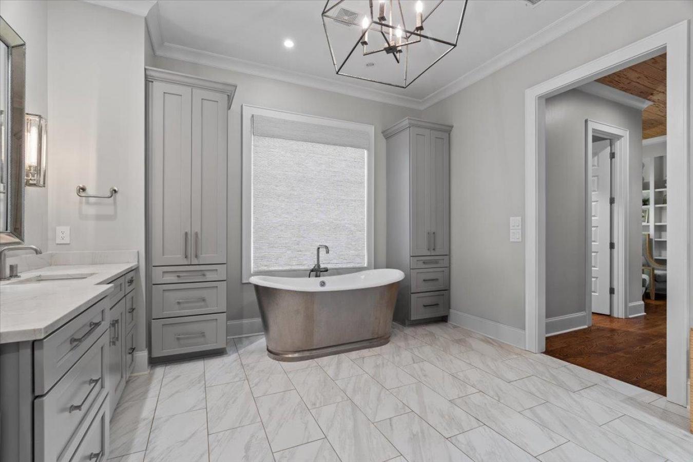 Germantown, Shelby, 38139, United States, 5 Bedrooms Bedrooms, ,5 BathroomsBathrooms,Residential,For Sale,2001583