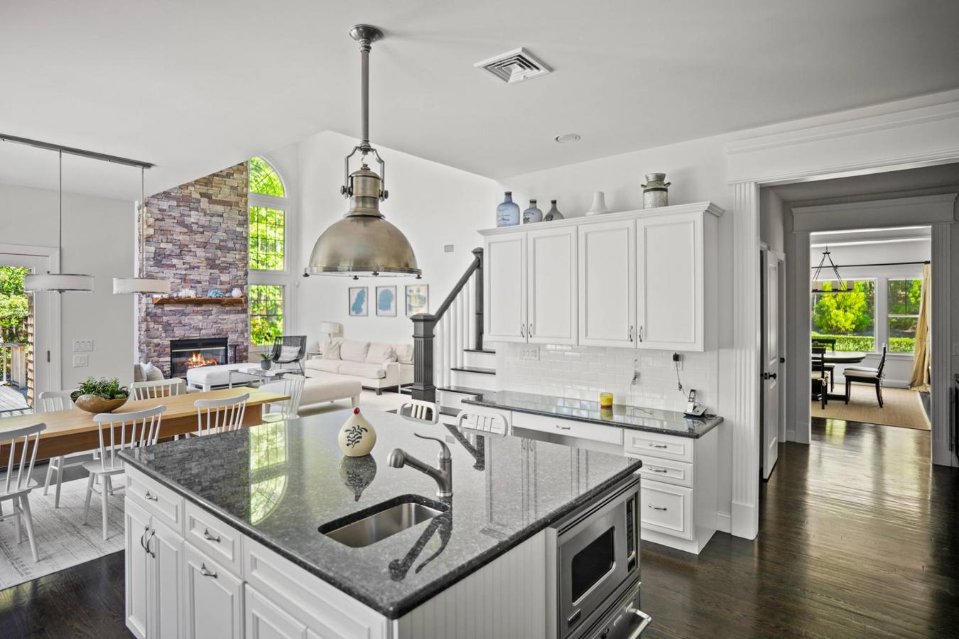 Southampton, New York, 11968, United States, 6 Bedrooms Bedrooms, ,5 BathroomsBathrooms,Residential,For Sale,2001580