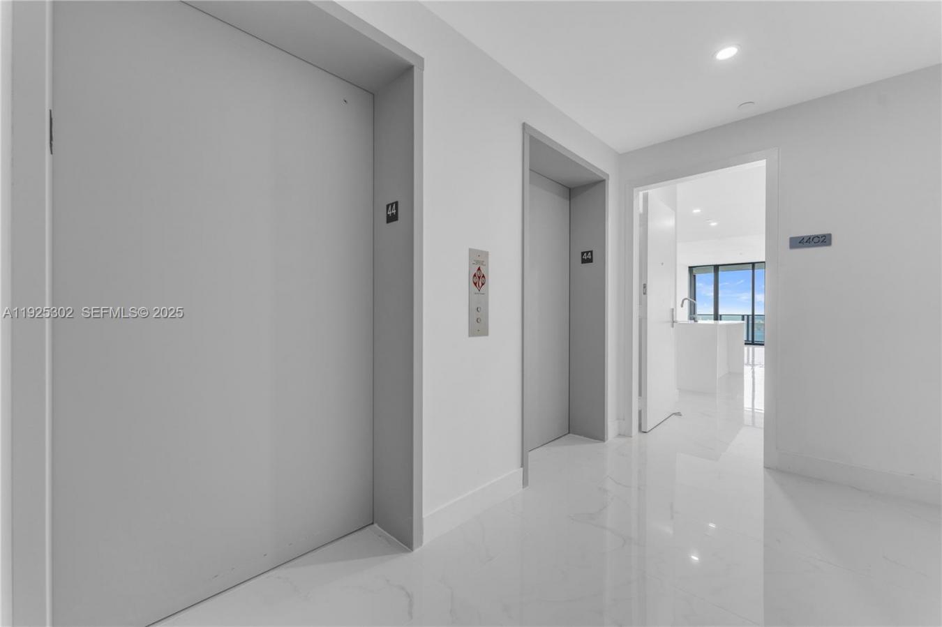 Miami, Florida, 33137, United States, 2 Bedrooms Bedrooms, ,3 BathroomsBathrooms,Residential,For Sale,2002574