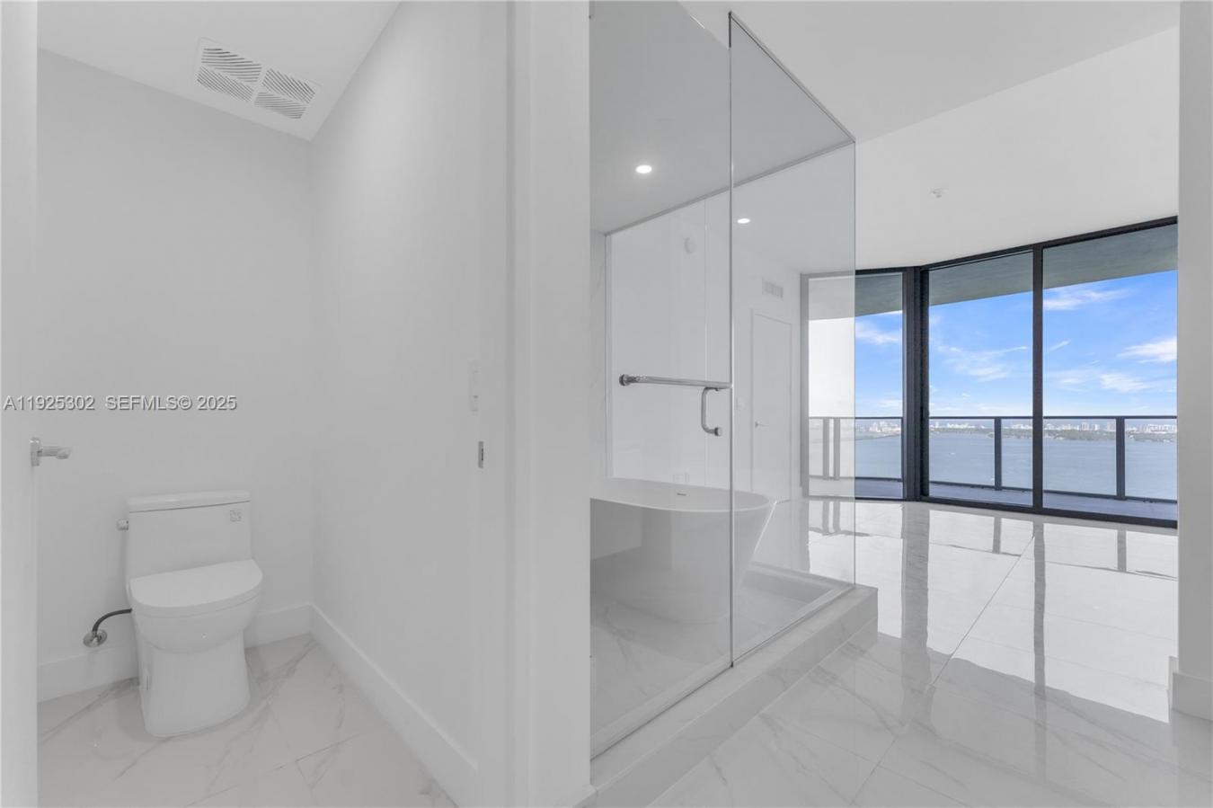 Miami, Florida, 33137, United States, 2 Bedrooms Bedrooms, ,3 BathroomsBathrooms,Residential,For Sale,2002574