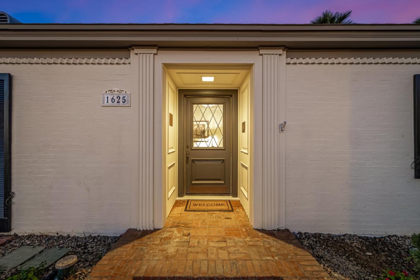 Phoenix, Arizona, 85007, United States, 4 Bedrooms Bedrooms, ,3 BathroomsBathrooms,Residential,For Sale,2001575