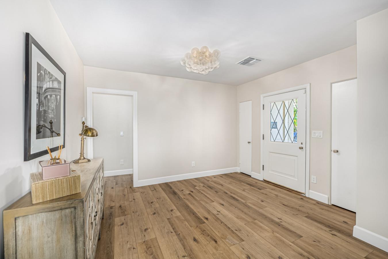 Phoenix, Arizona, 85007, United States, 4 Bedrooms Bedrooms, ,3 BathroomsBathrooms,Residential,For Sale,2001575