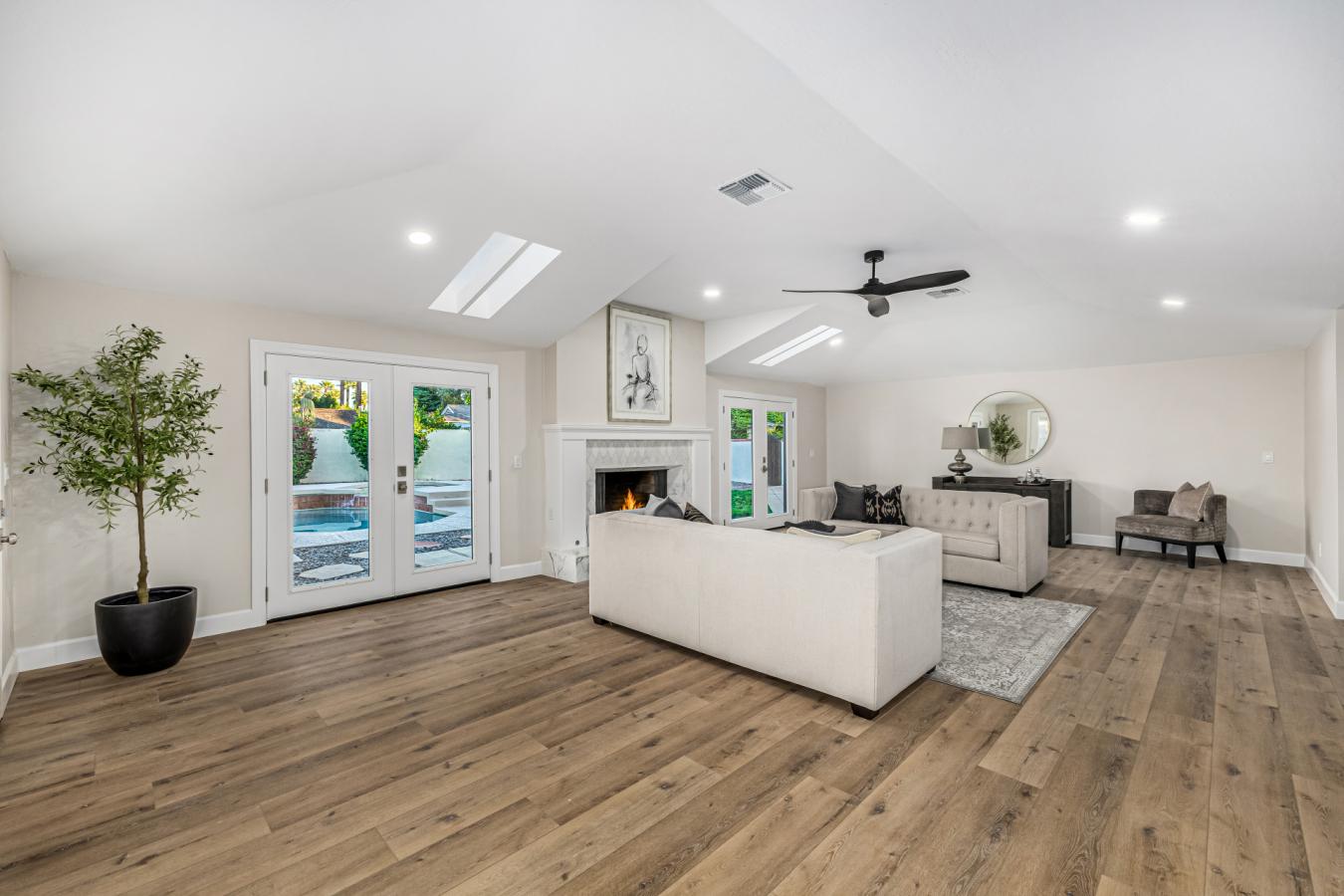 Phoenix, Arizona, 85007, United States, 4 Bedrooms Bedrooms, ,3 BathroomsBathrooms,Residential,For Sale,2001575