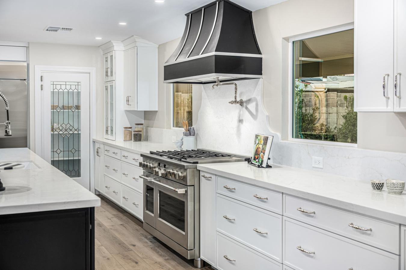 Phoenix, Arizona, 85007, United States, 4 Bedrooms Bedrooms, ,3 BathroomsBathrooms,Residential,For Sale,2001575