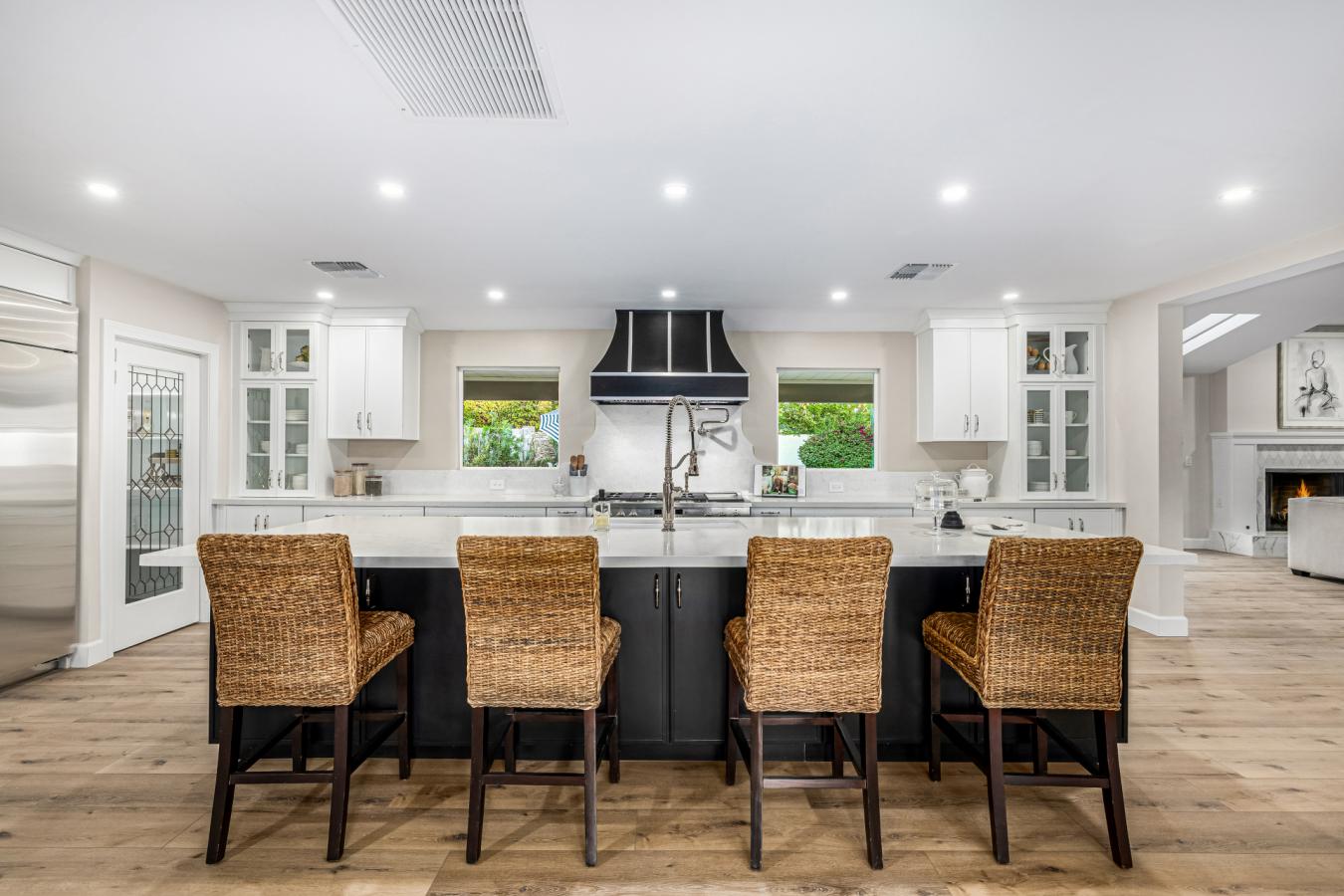 Phoenix, Arizona, 85007, United States, 4 Bedrooms Bedrooms, ,3 BathroomsBathrooms,Residential,For Sale,2001575