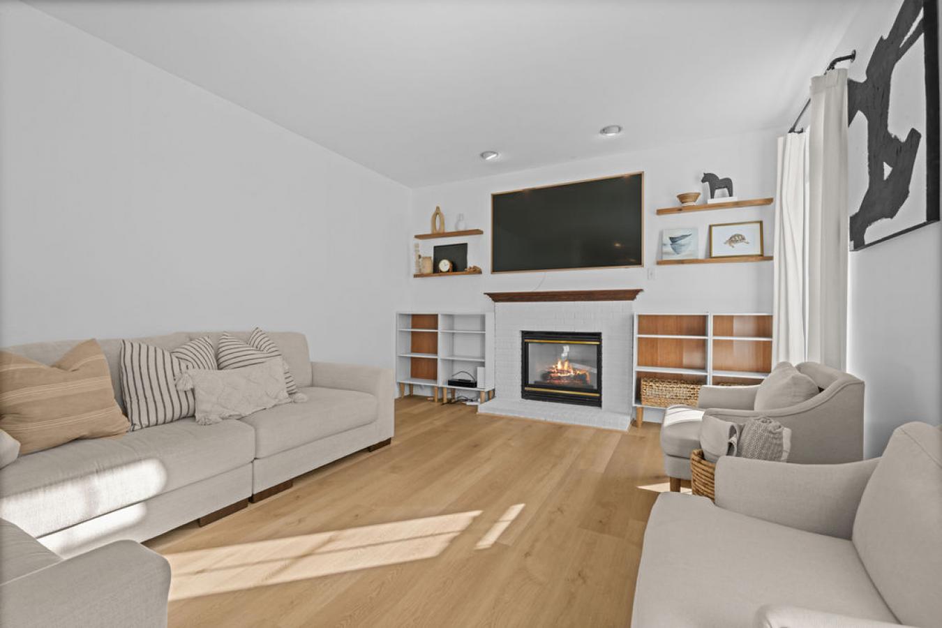 Columbia, Maryland, 21044, United States, 4 Bedrooms Bedrooms, ,2 BathroomsBathrooms,Residential,For Sale,2002562