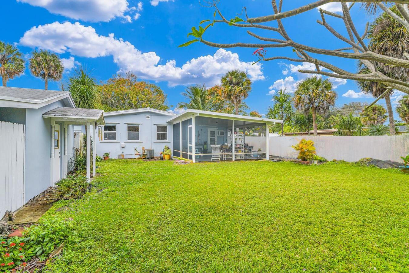 Delray Beach, Palm Beach, 33483, United States, 2 Bedrooms Bedrooms, ,1 BathroomBathrooms,Residential,For Sale,2002561