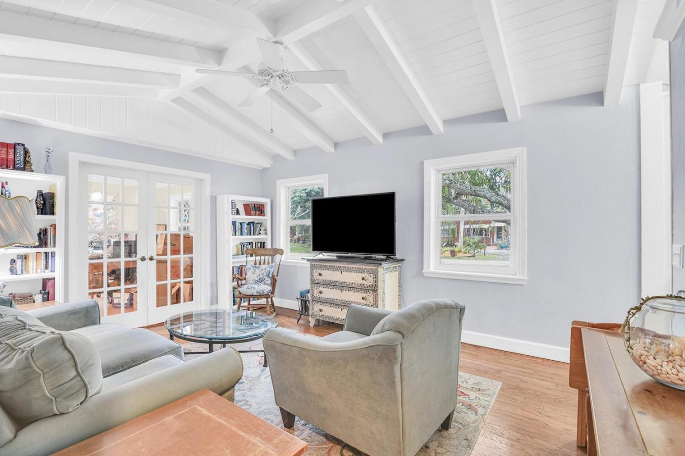 Delray Beach, Palm Beach, 33483, United States, 2 Bedrooms Bedrooms, ,1 BathroomBathrooms,Residential,For Sale,2002561