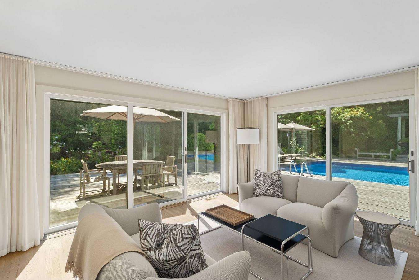 East Hampton, New York, 11937, United States, 3 Bedrooms Bedrooms, ,2 BathroomsBathrooms,Residential,For Sale,2002644